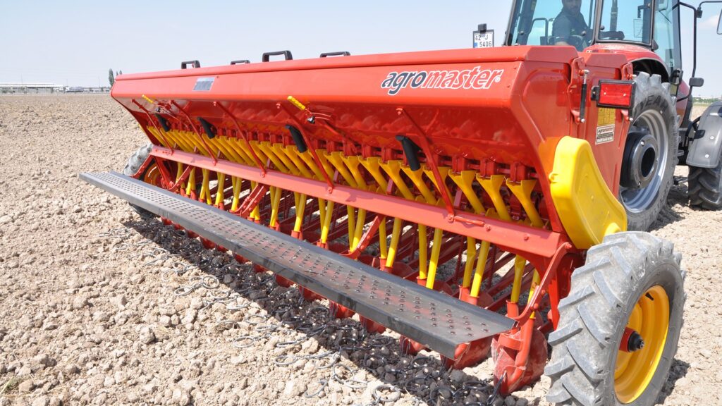 IS A SEEDDRILL RECOMMENDED FOR RICE PLANTING?